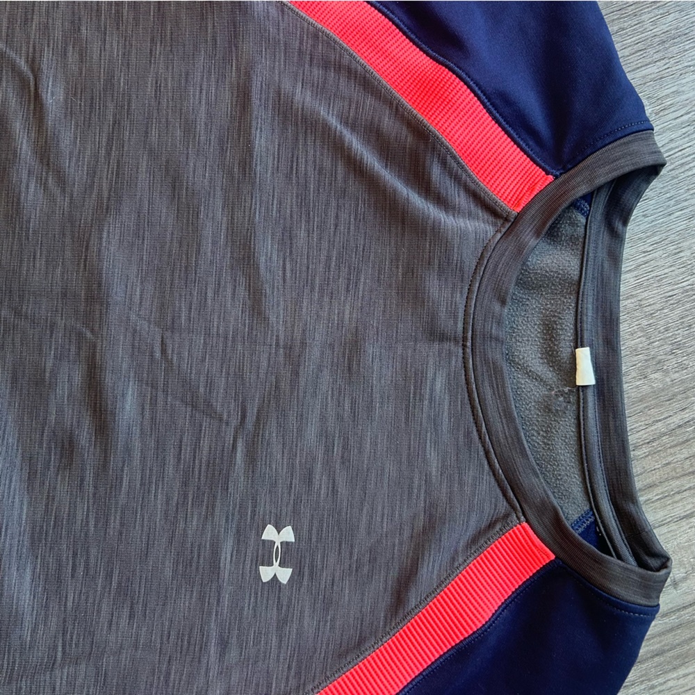 Under Armour women’s Gray and Blue Long Sleeve Shirt heat gear - Picture 2 of 7